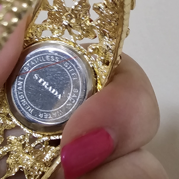 Strada Japanese Movement Fuchsia/ White Crystal Floral/ 🦋Pattern Bracelet ⌚️NWT - Picture 9 of 9